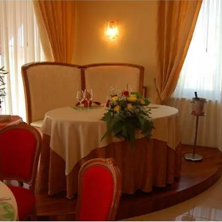 Belvedere Club Hotell 4*