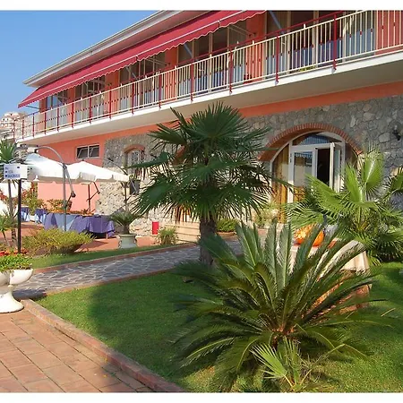 Belvedere Club Hotel 4*